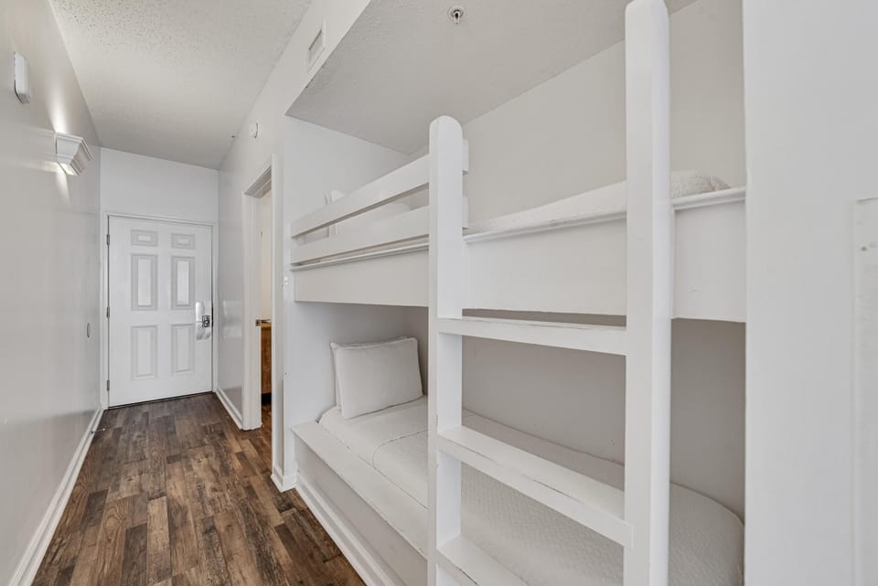 Condo, 1 King Bed with Sofa bed (Windemere 1204) | Interior