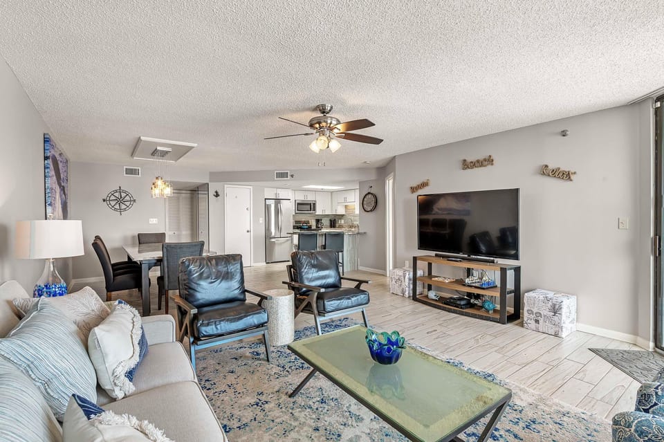 Condo, Multiple Beds (Phoenix East 806) | Living area | TV
