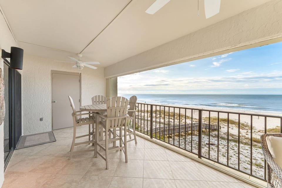 Condo, Multiple Beds (Shipwatch A402) | Outdoor dining