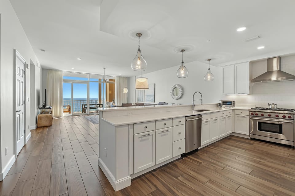 Condo, Multiple Beds (Vista Del Mar 806) | Private kitchen | Paper towels