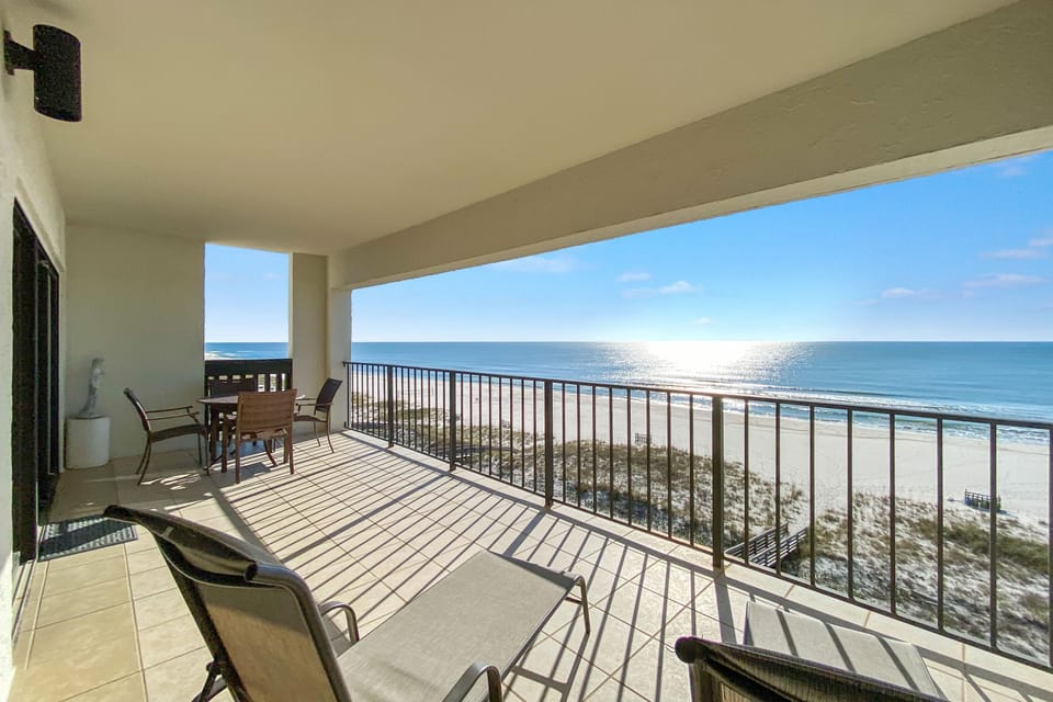 Condo, 1 King Bed (Shipwatch D601) | Property grounds