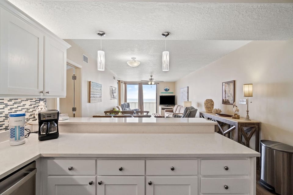 Condo, Multiple Beds (Romar Place 1002) | Private kitchen | Oven, toaster, paper towels