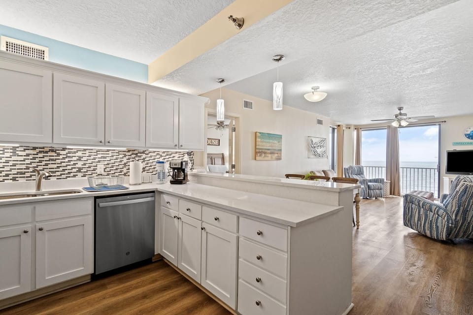 Condo, Multiple Beds (Romar Place 1002) | Private kitchen | Oven, toaster, paper towels