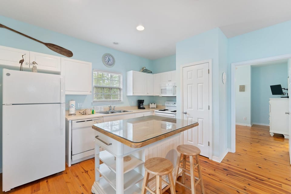 House, Multiple Beds (Rookery 801) | Private kitchen | Oven, toaster, paper towels