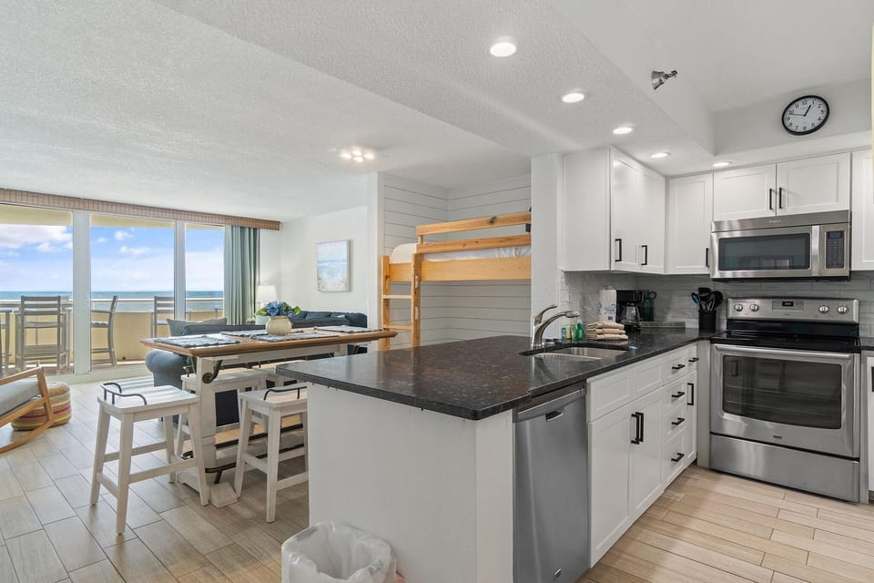 Condo, 1 King Bed with Sofa bed (Perdido Sun 502) | Private kitchen | Oven, toaster, paper towels