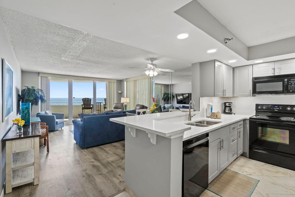 Condo, 1 King Bed with Sofa bed (Perdido Sun 706) | Private kitchen | Oven, toaster, paper towels