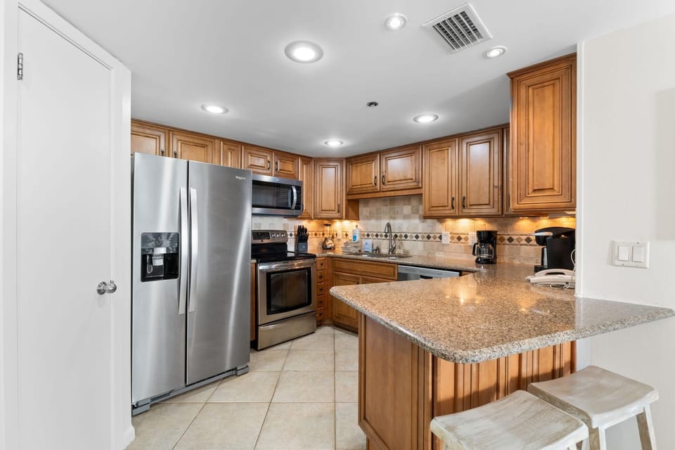 Condo, Multiple Beds (Phoenix East II 2054) | Private kitchen | Oven, toaster, paper towels
