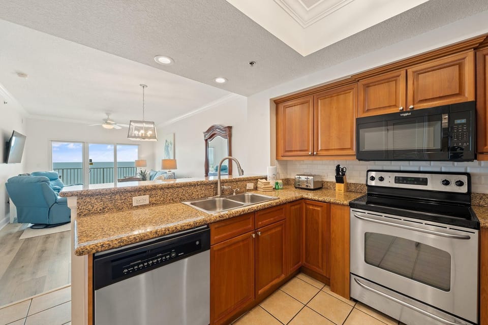 Condo, Multiple Beds (Seawind 1302) | Private kitchen | Oven, toaster, paper towels