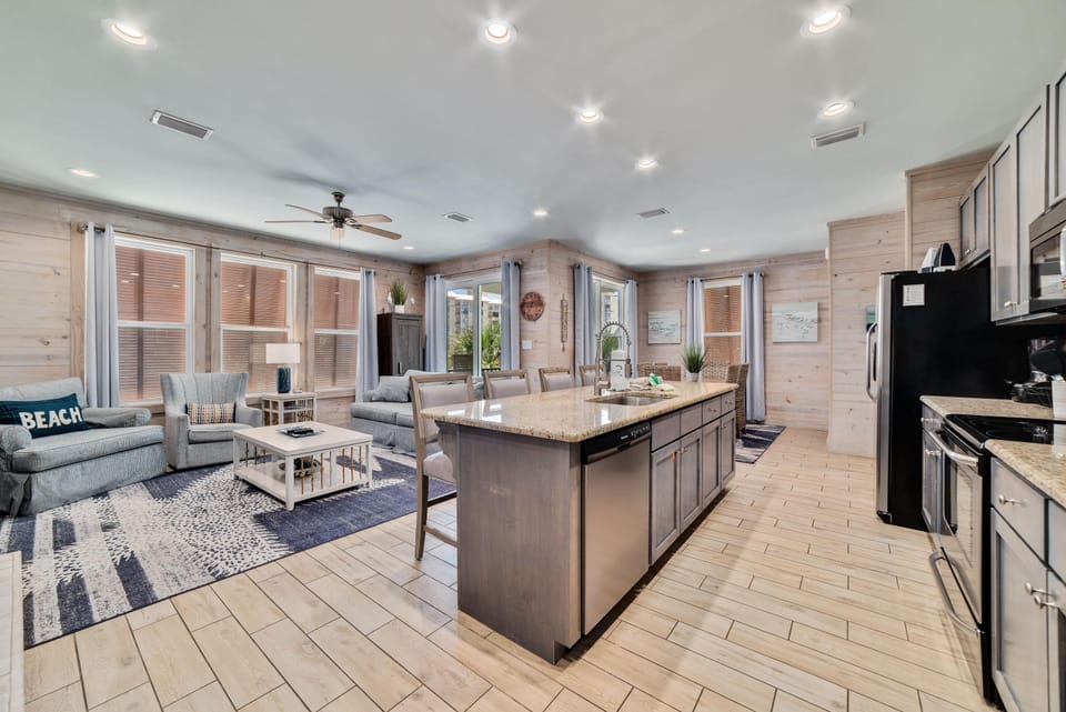 House, Multiple Beds (Romeo Beach Cottage 6) | Private kitchen | Oven, toaster, paper towels