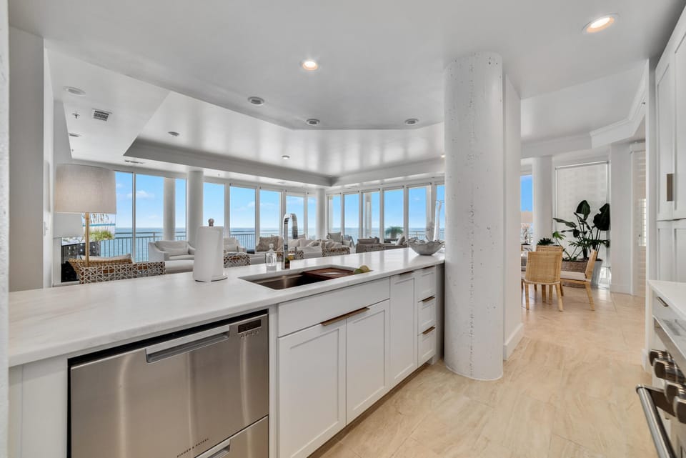 Condo, Multiple Beds (La Playa 603) | Private kitchen | Oven, toaster, paper towels