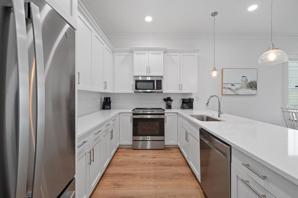 House, Multiple Beds (Totally Beachin' at Pelican Place) | Private kitchen | Oven, toaster, paper towels
