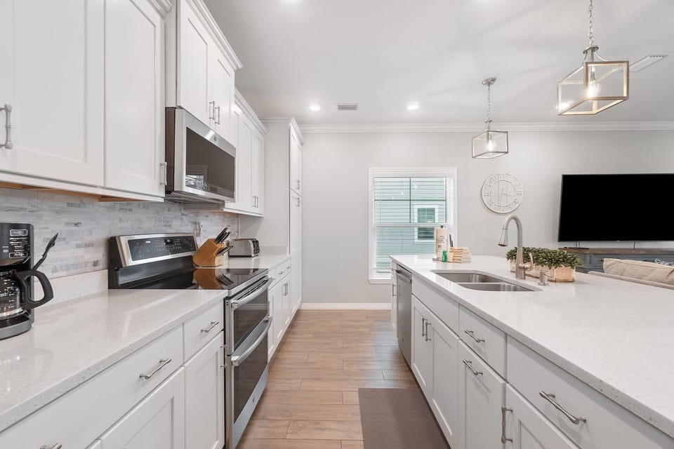 House, Multiple Beds (Slow M'Ocean at Lost Key Villas) | Private kitchen | Oven, toaster, paper towels