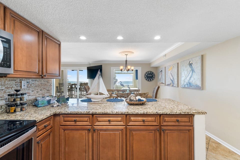 Condo, Multiple Beds (Castaways 5D) | Private kitchen | Oven, toaster, paper towels