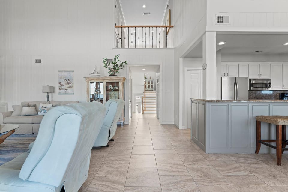 House, Multiple Beds (Lime In The Coconut) | Interior