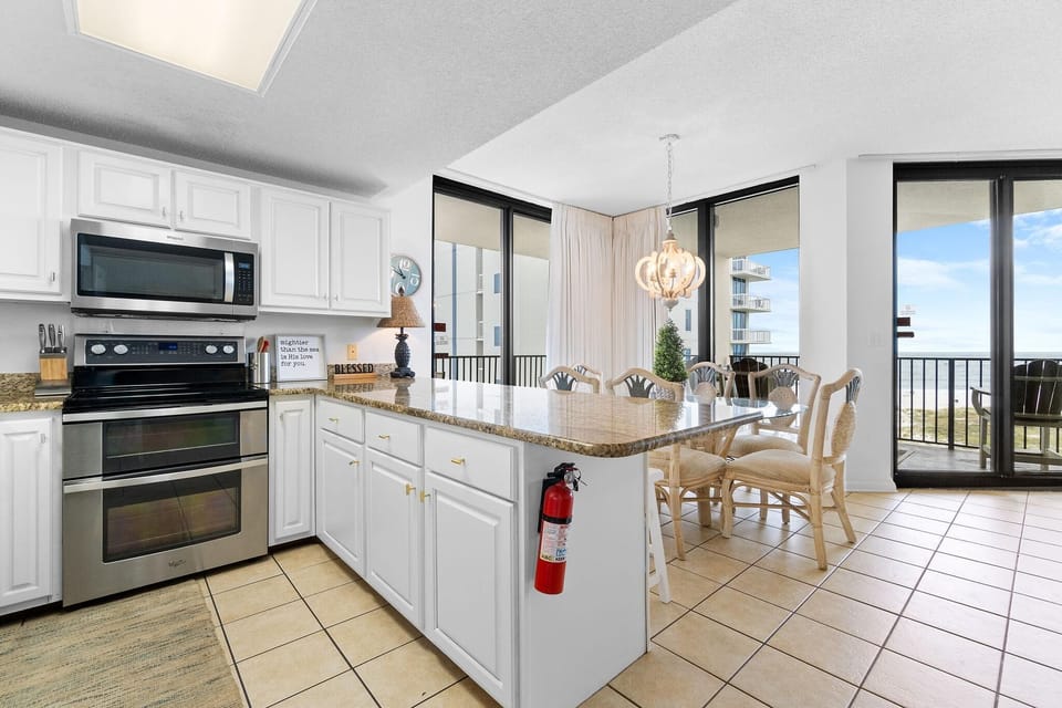 Condo, Multiple Beds (Phoenix 8 406) | Private kitchen | Oven, toaster, paper towels