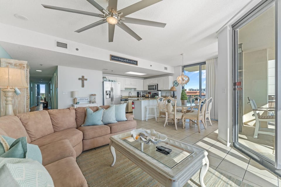 Condo, Multiple Beds (Phoenix 8 406) | Living area | TV