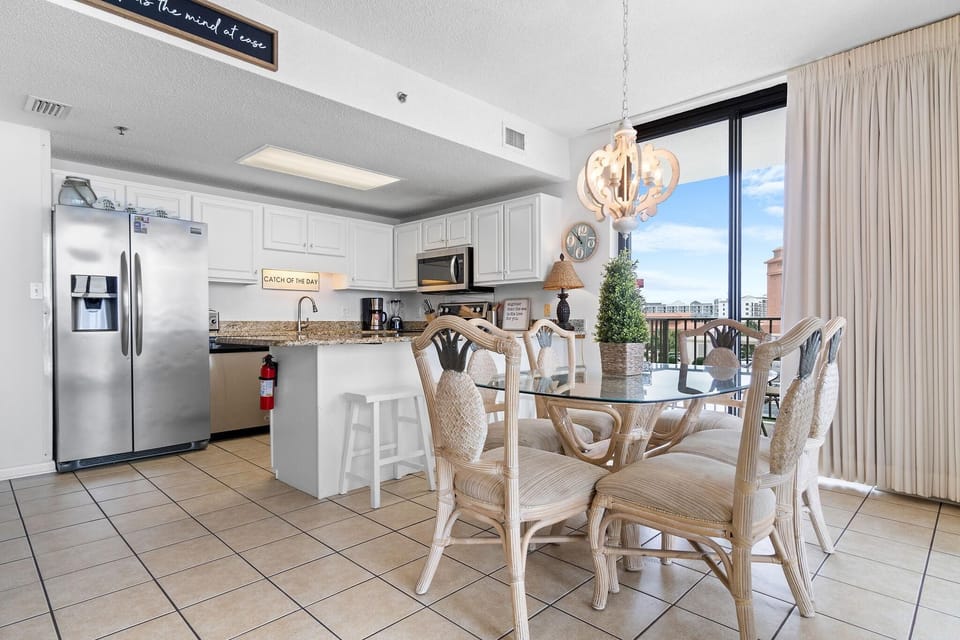 Condo, Multiple Beds (Phoenix 8 406) | Private kitchen | Oven, toaster, paper towels