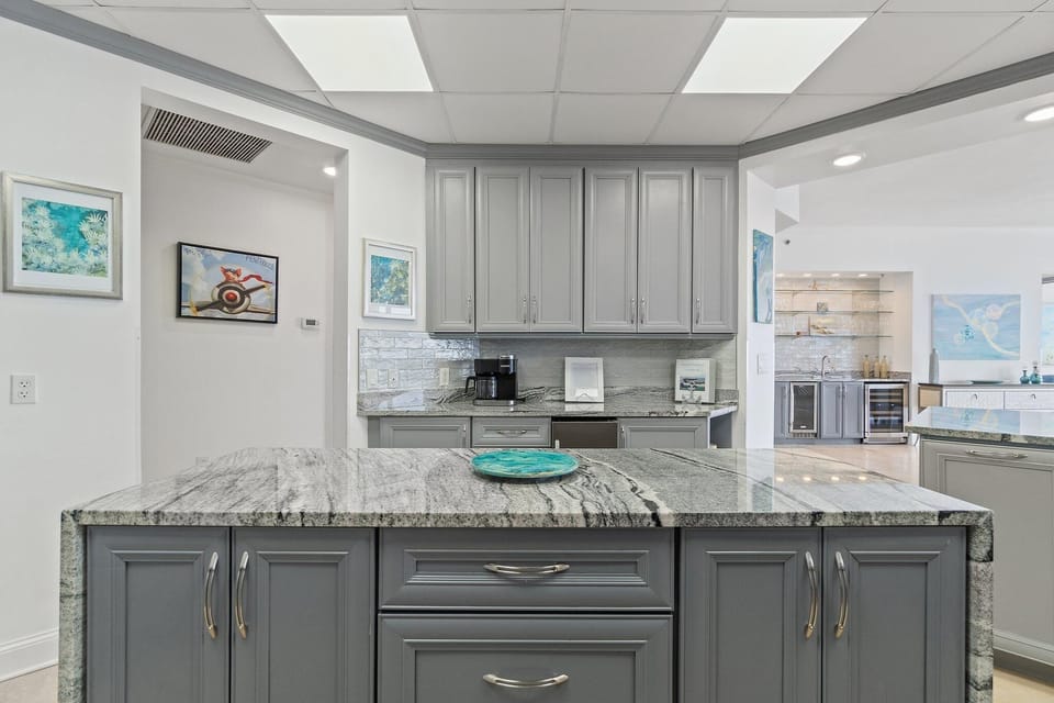 Condo, Multiple Beds (Palacio Penthouse 1902) | Private kitchen | Oven, toaster, paper towels