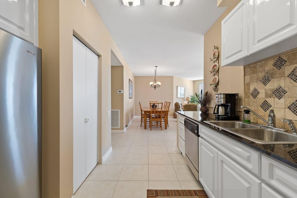 Condo, Multiple Beds (Beach Colony East 6B) | Private kitchen | Oven, toaster, paper towels