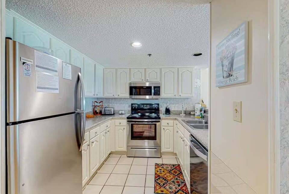 Condo, Multiple Beds (Summerchase 506) | Private kitchen | Oven, toaster, paper towels