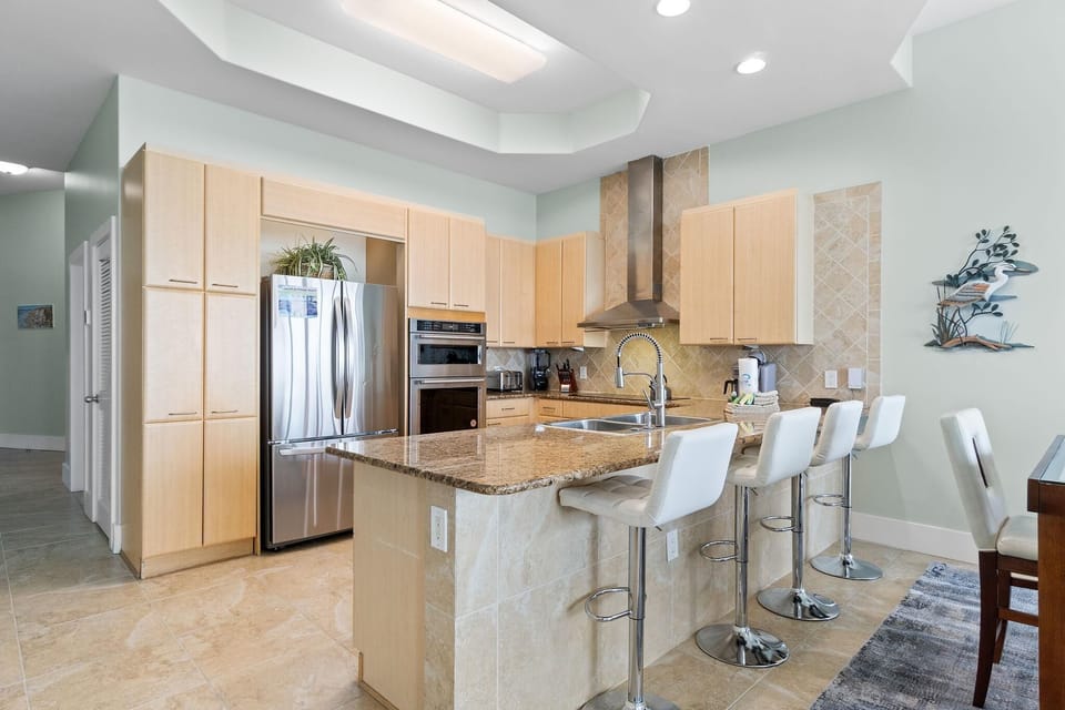 Condo, Multiple Beds (Caribe C104) | Private kitchen | Oven, toaster, paper towels