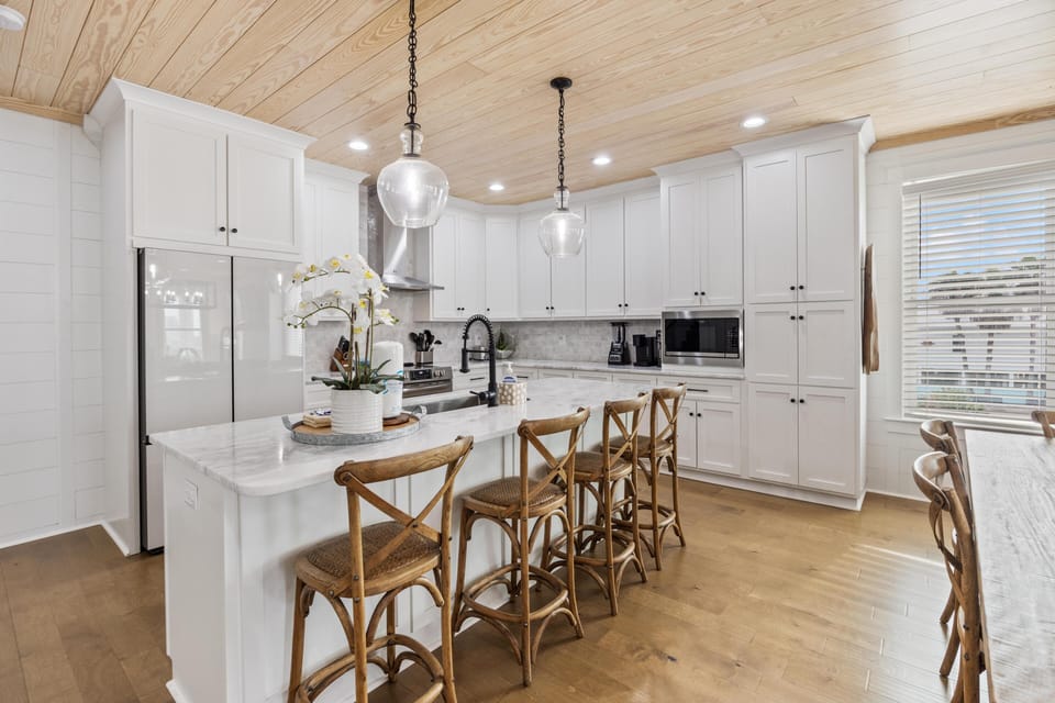 House, Multiple Beds (The Perch) | Private kitchen | Oven, toaster, paper towels