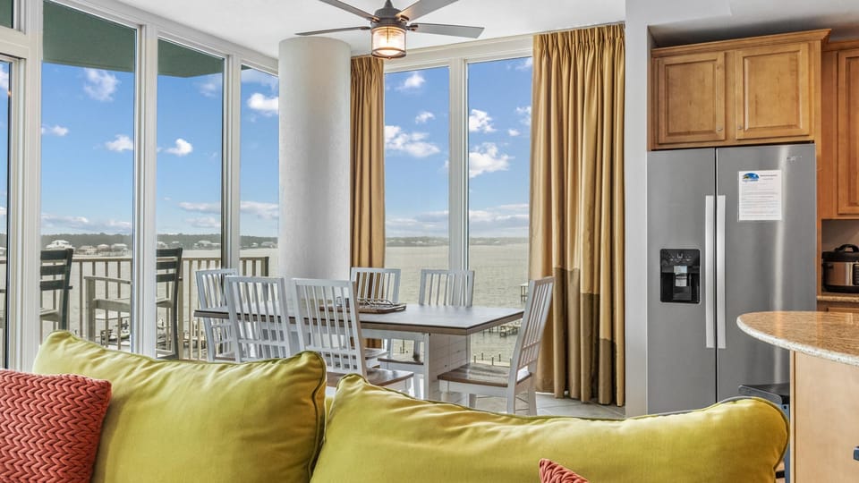 Living Area - Open Floor Plan