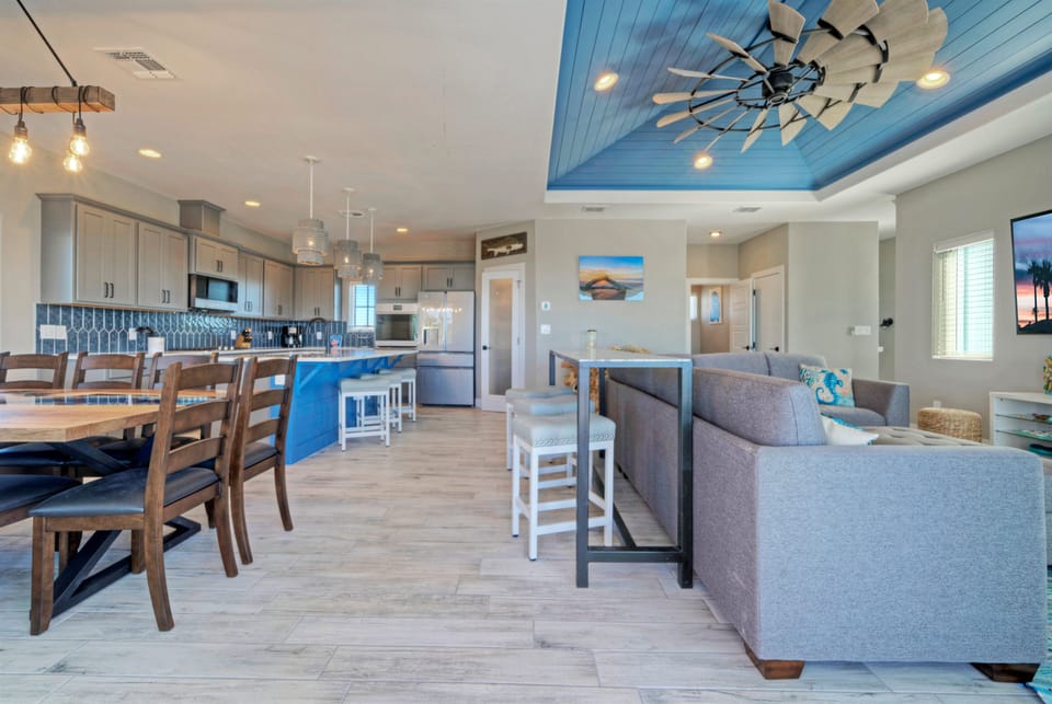 Open floor plan.