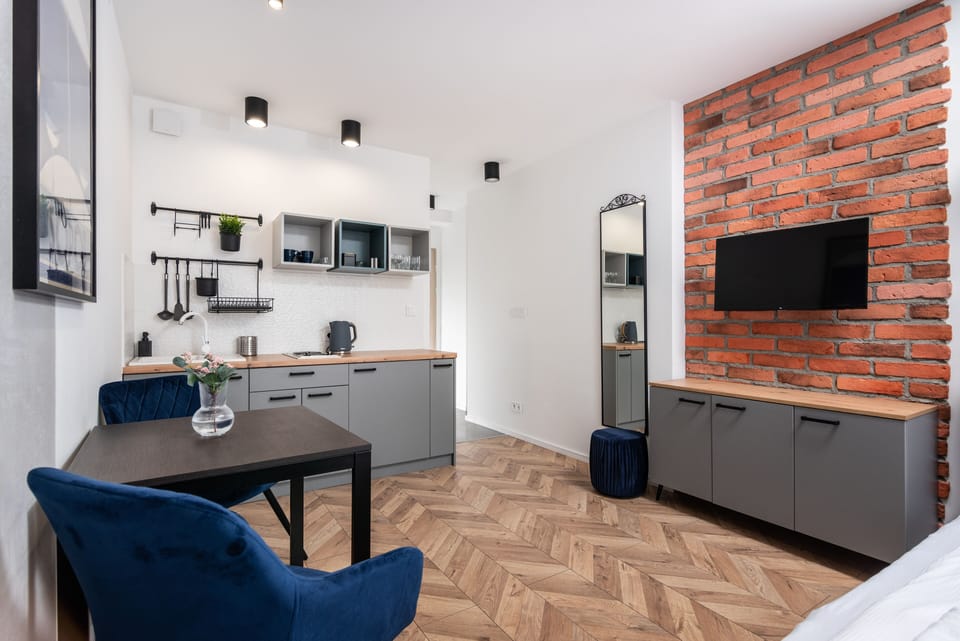 21. Studio Apartment - ICE Congress Centre | Desk, soundproofing, cribs (surcharge), WiFi (free)