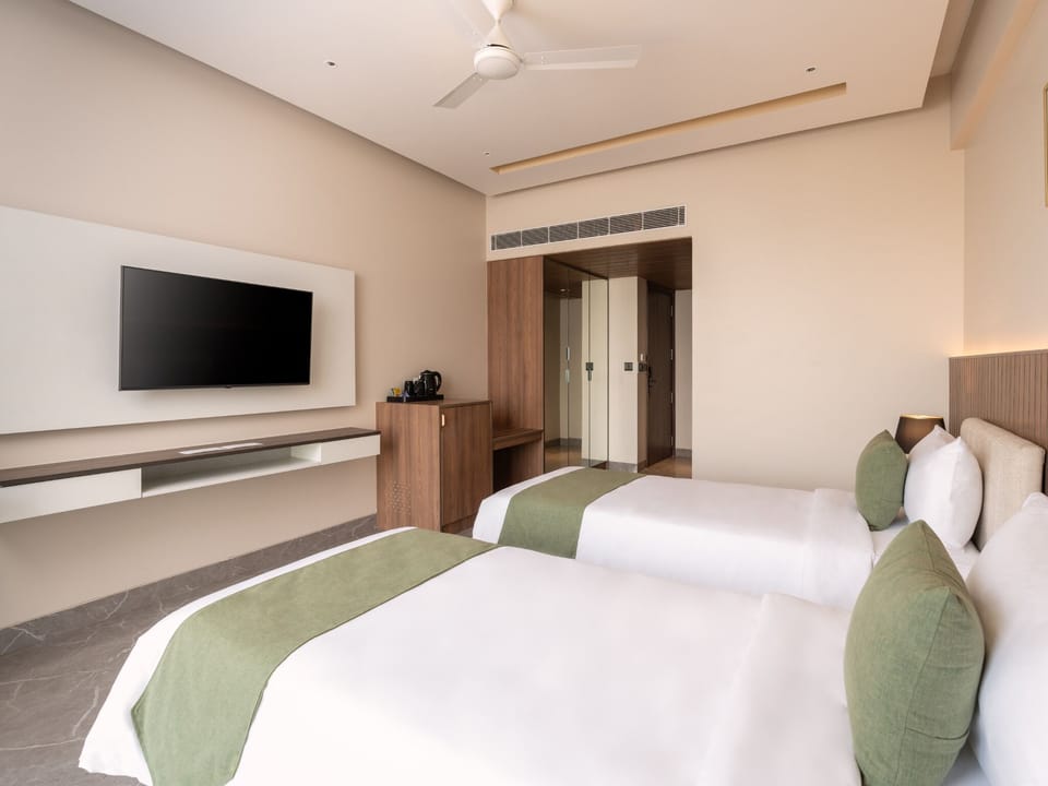 In-room safe, desk, laptop workspace, soundproofing