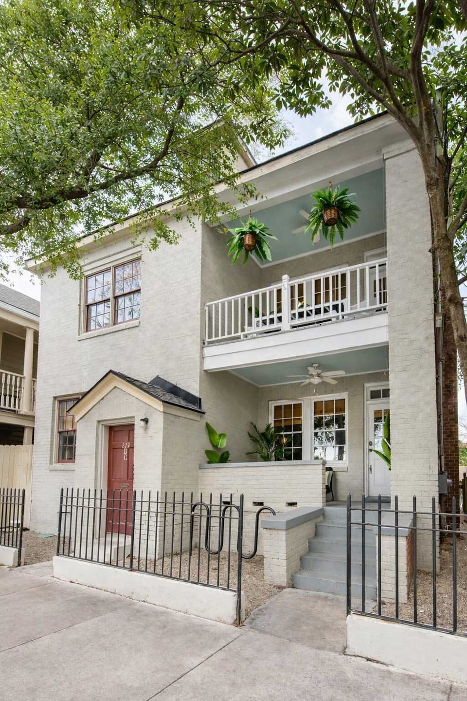 Welcome to your downtown Charleston rental! Explore all things downtown by foot!
