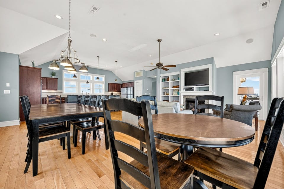 Third Level Dining Area