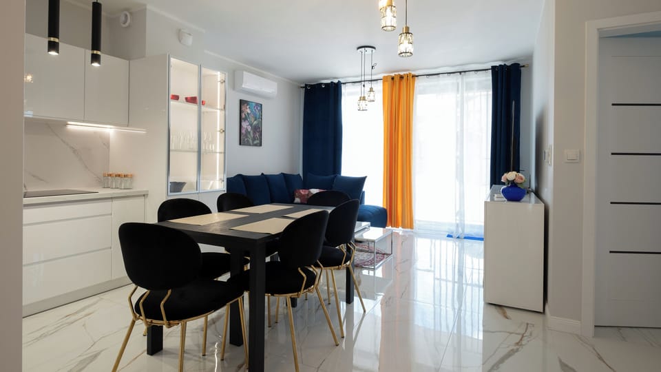 Apartment (19) | Living area | Flat-screen TV