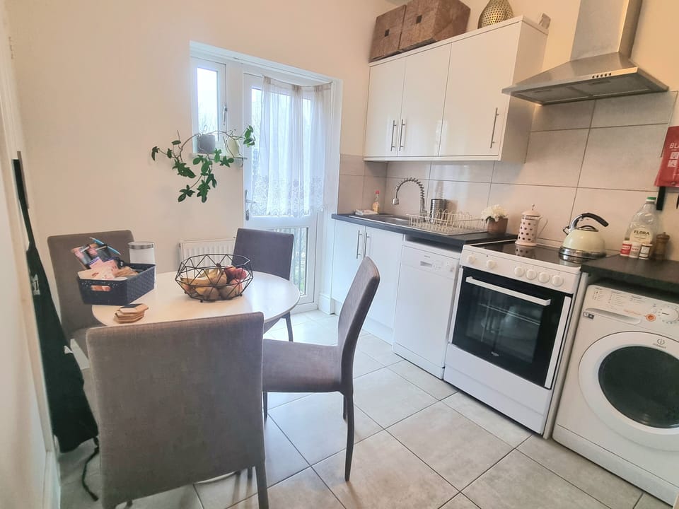 Apartment | Private kitchen | Full-size fridge, microwave, oven, stovetop