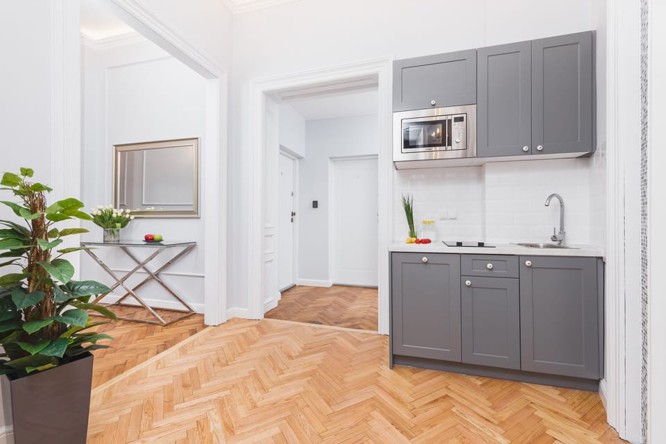 Mini-fridge, microwave, stovetop, dishwasher