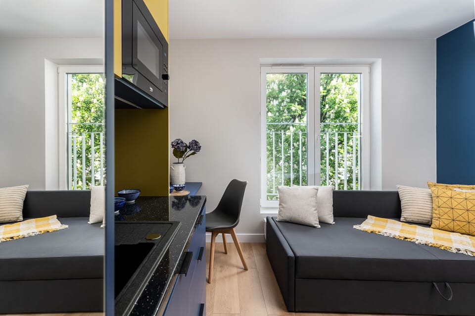 B. Studio Smart Apartments | Desk, laptop workspace, iron/ironing board, free WiFi