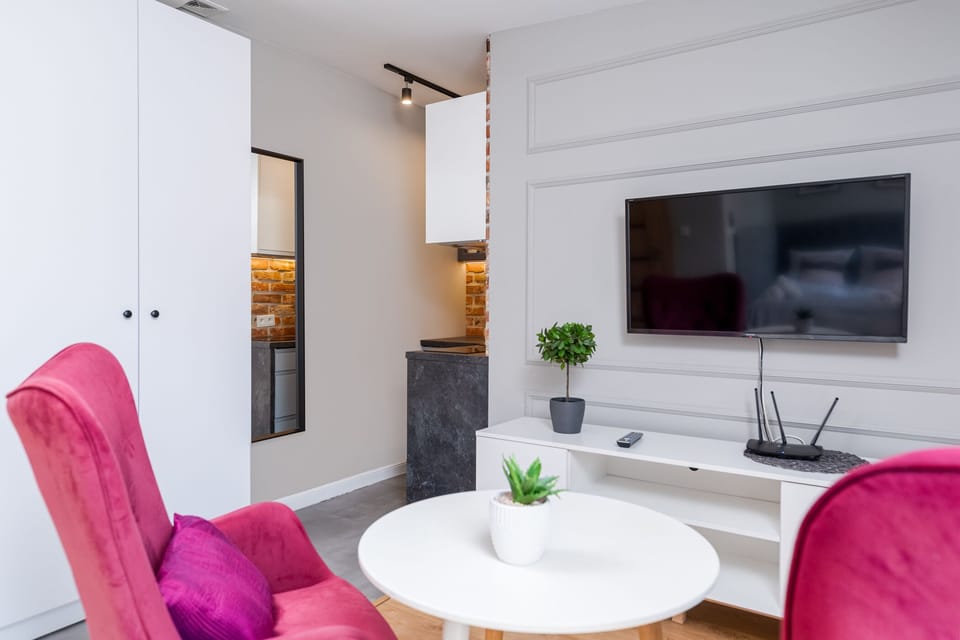 14. Studio Saint Florian's Suites | Desk, laptop workspace, cribs (surcharge), WiFi (free)