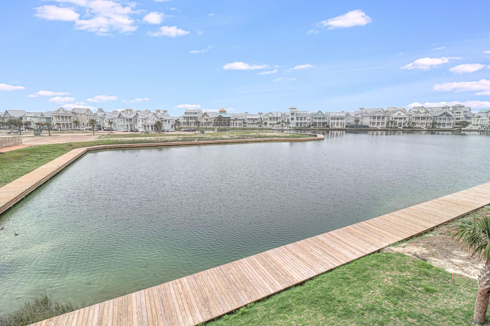 Lakeside Balcony View, 2nd Floor