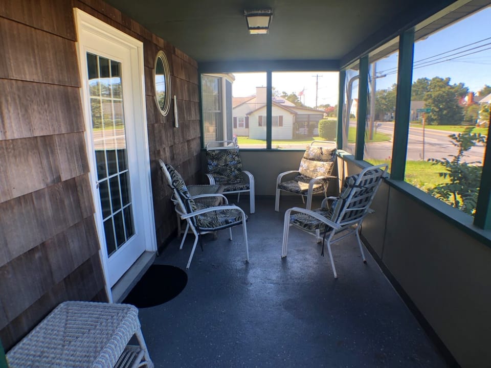 Screened in porch