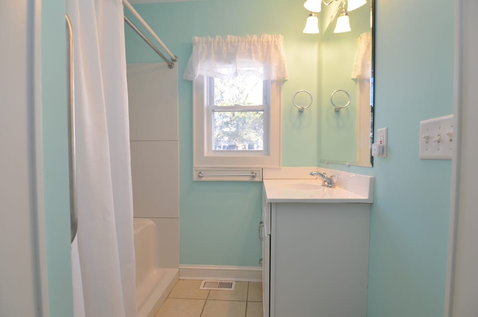 1st Fl Primary Bath 1