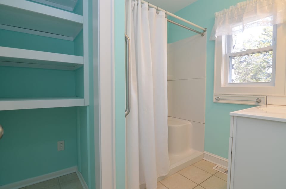 1st Fl Primary Bath 1