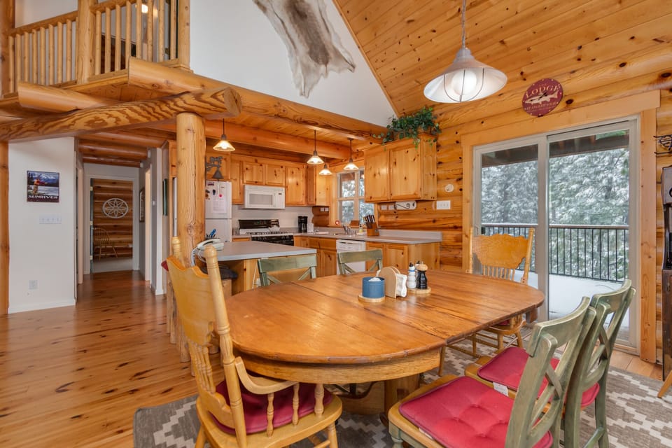 Dining Area 2