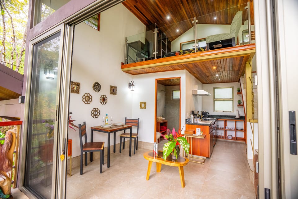Sloth Luxury Vacation Home