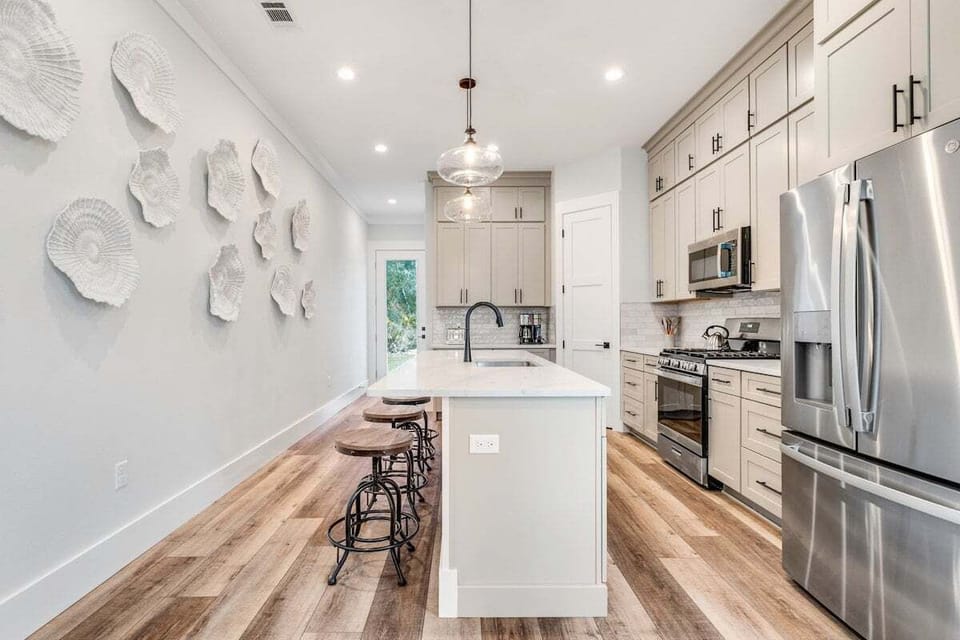 Full kitchen