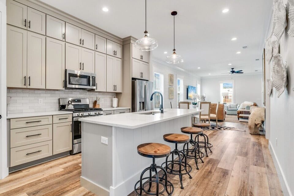 Full kitchen