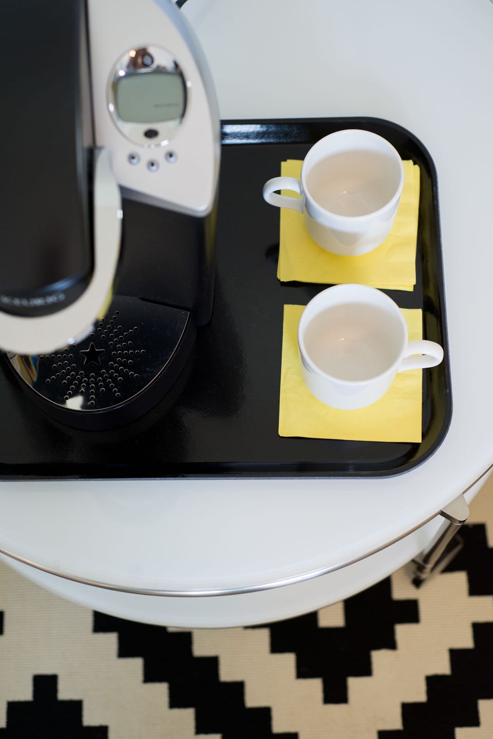 Standard Room, 1 Queen Bed, Shared Bathroom (Chicken Room) | Coffee service