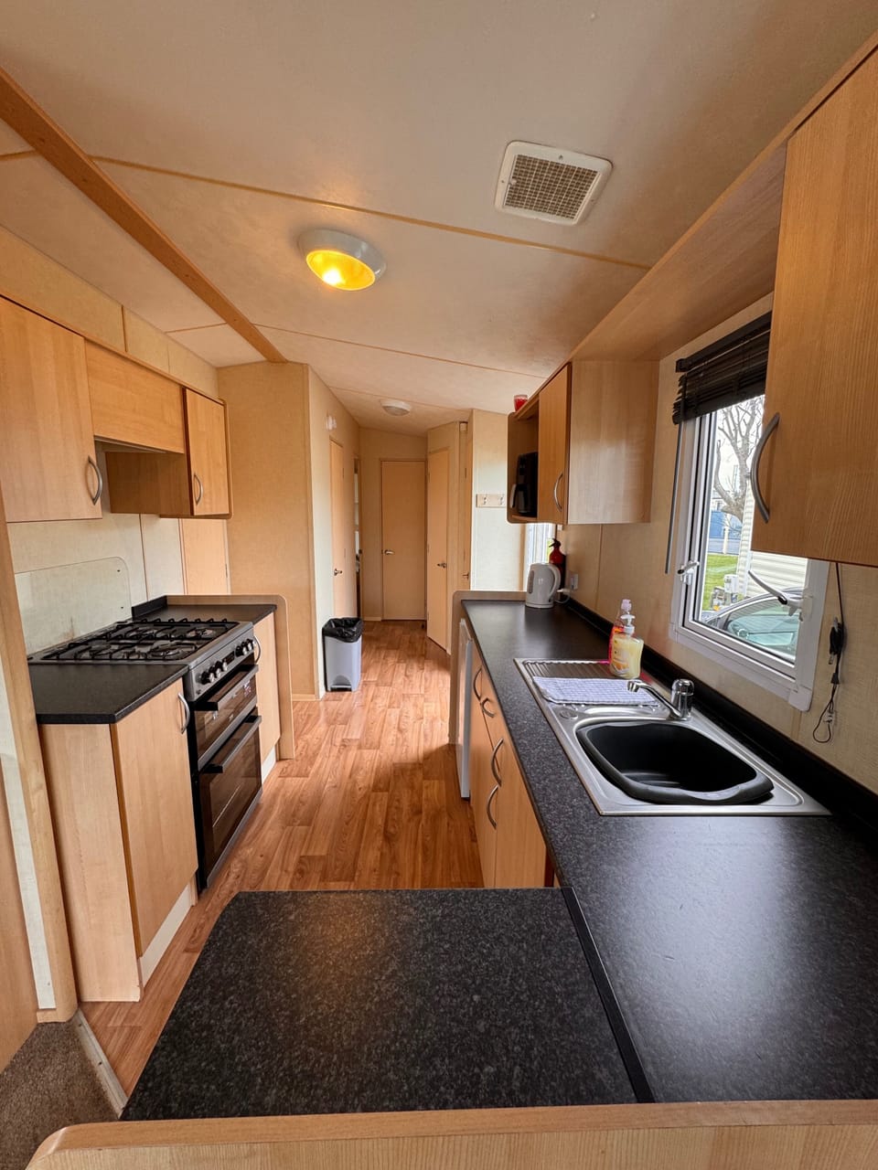 Chalet | Private kitchen | Fridge, oven, stovetop, electric kettle
