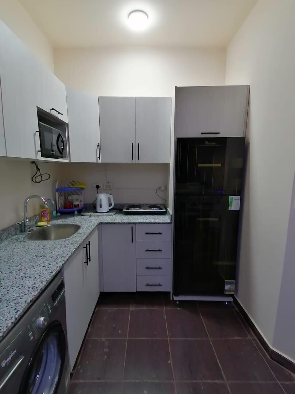 Premium Studio | Private kitchen | Fridge, microwave, stovetop, cookware/dishes/utensils