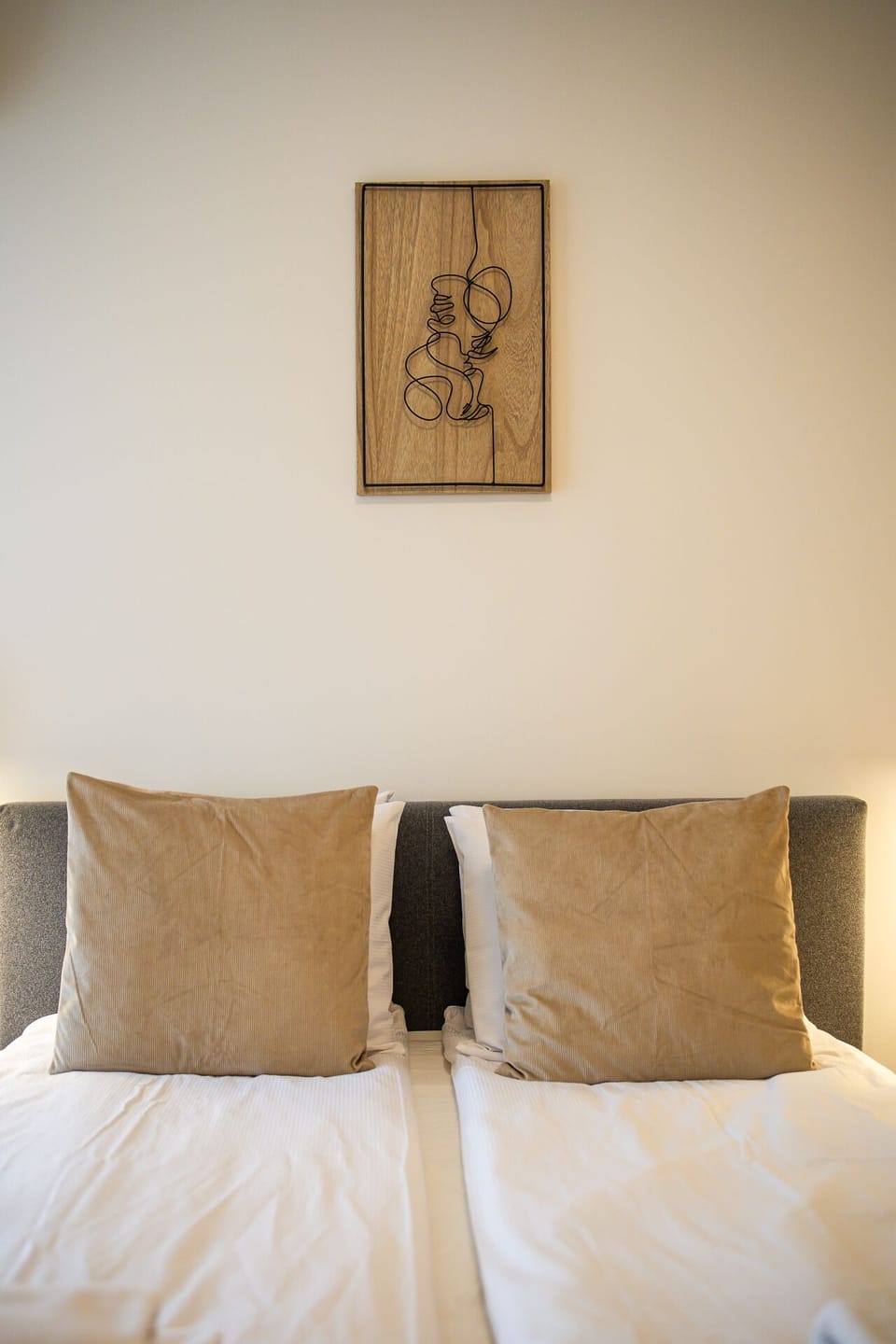 Luxury Apartment | 2 bedrooms, premium bedding, iron/ironing board, cribs/infant beds