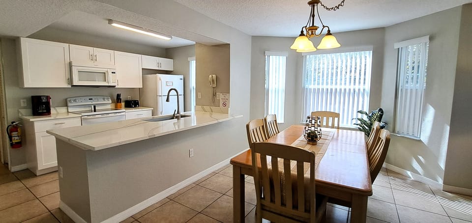 Dining room / kitchen